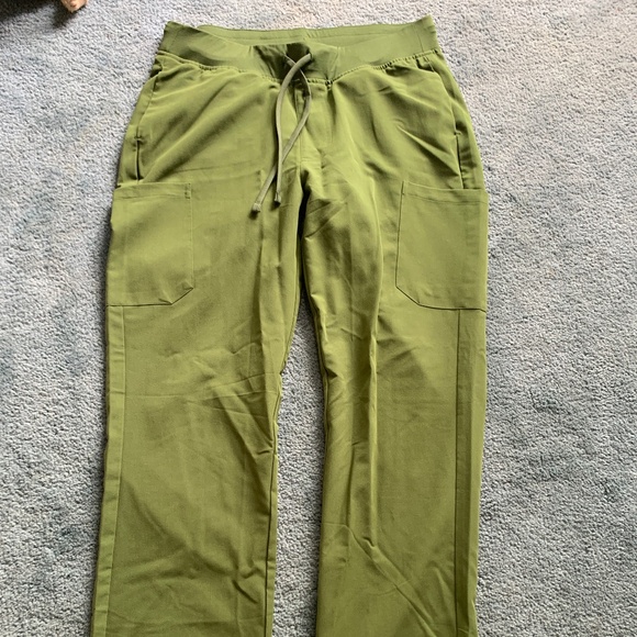 Mandala Olive Green Scrub Set - Sz M - Picture 5 of 6